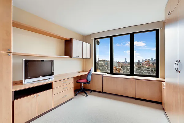 Sold by Thrasher Real Estate | media 9