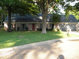 1544 Woodcrest Cv, Greenville, MS 38701