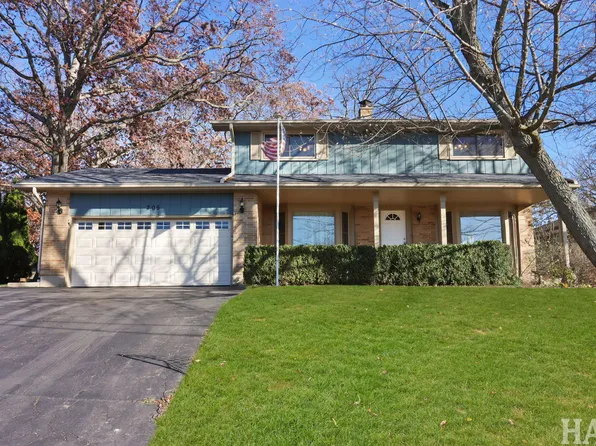 205 Lake Shore Dr, Lindenhurst, IL 60046