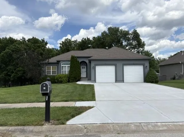 15613 White Dr, Belton, MO 64012