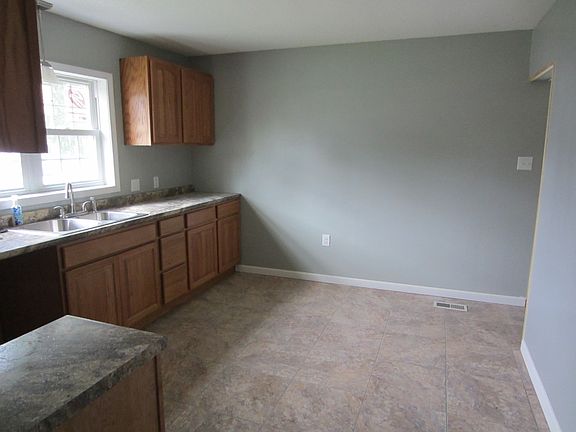 Ample size Eat in Kitchen