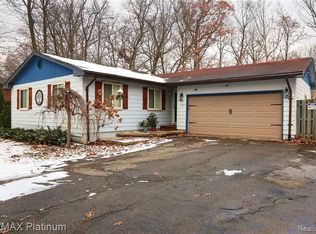 1537 Odette, Hartland, MI