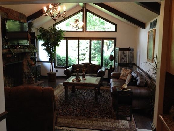 4th image of 28 Cambrian Dr