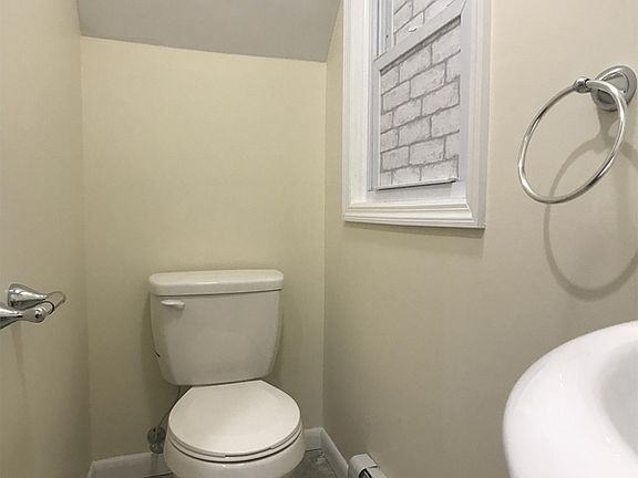 5th image of 338 Saratoga St #1