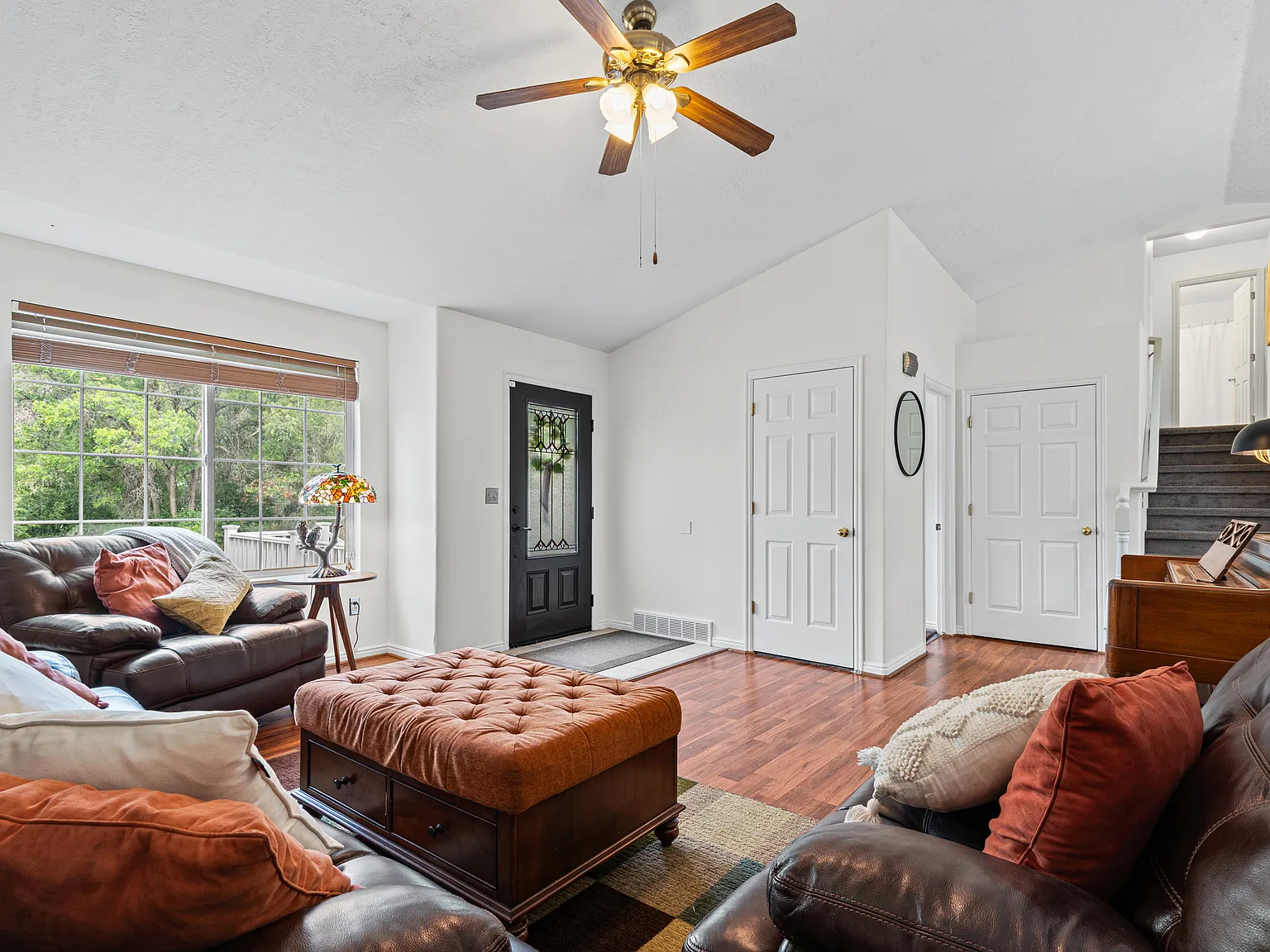 4 bed, 2874 sqft, $2,790 — Photo 2