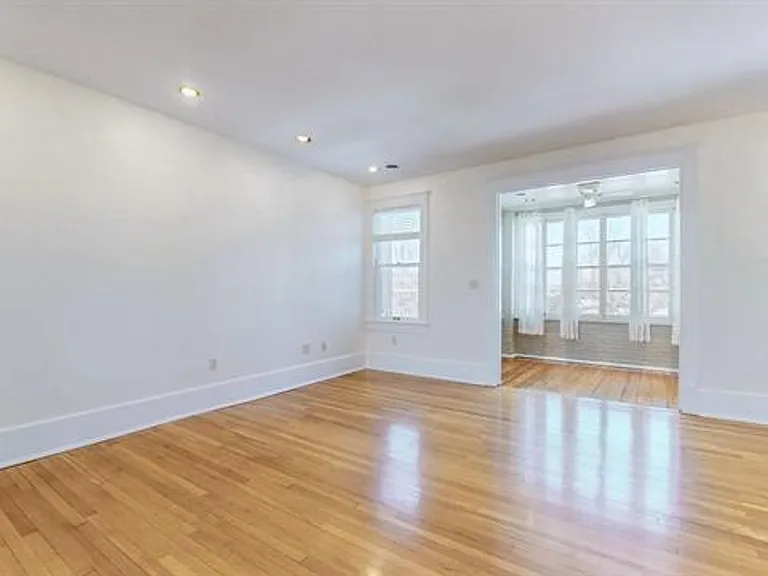 618 Madison St #300 — Photo 13