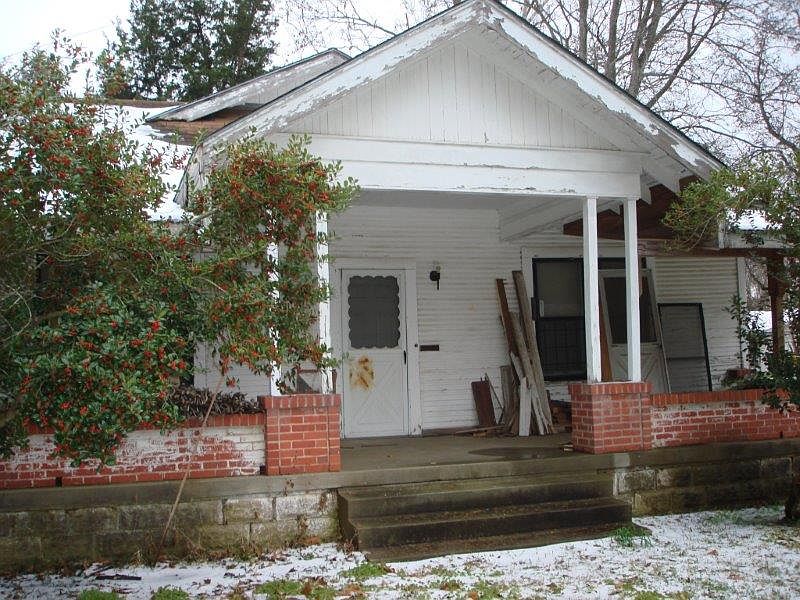 1st image of 202 Norton Dr