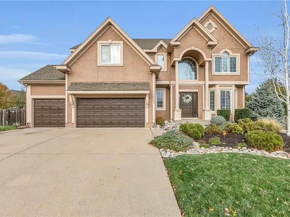 14563 S Twilight Ln, Olathe, KS 66062
