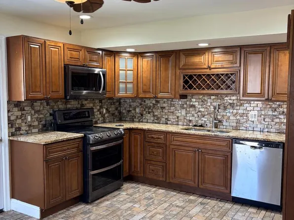 15 Hirst Ave, East Lansdowne, PA 19050