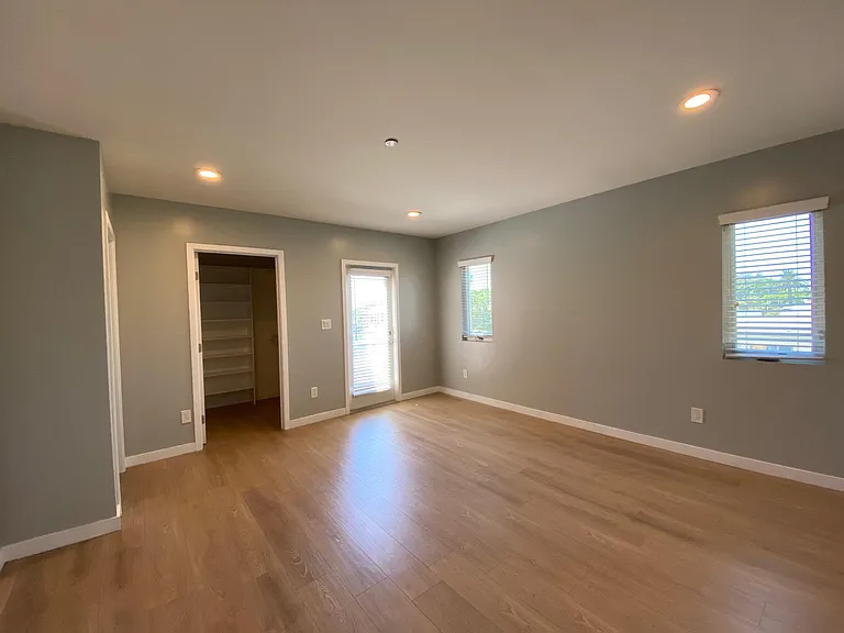 6413 Lexington Ave #1/2 — Photo 7