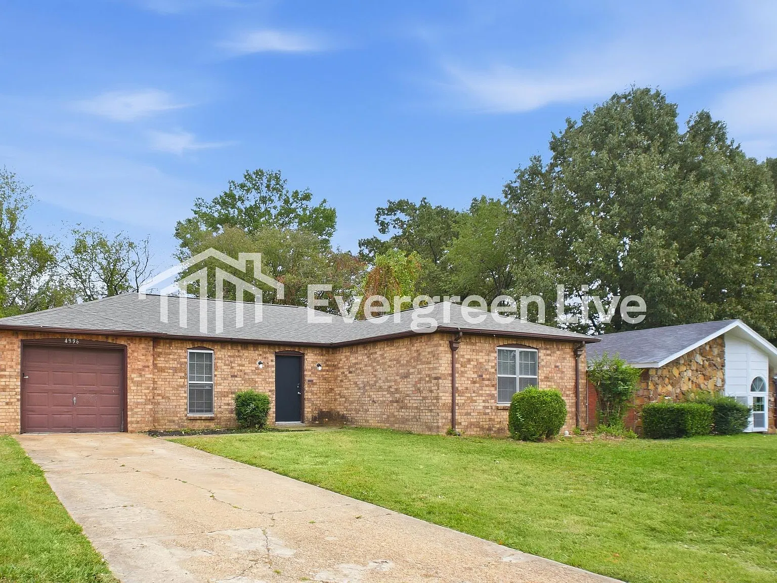 3 bed, 2.0 bath, 1349 sqft, $1,195 — Photo 2