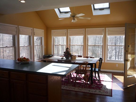 Sunny Breakfast Area