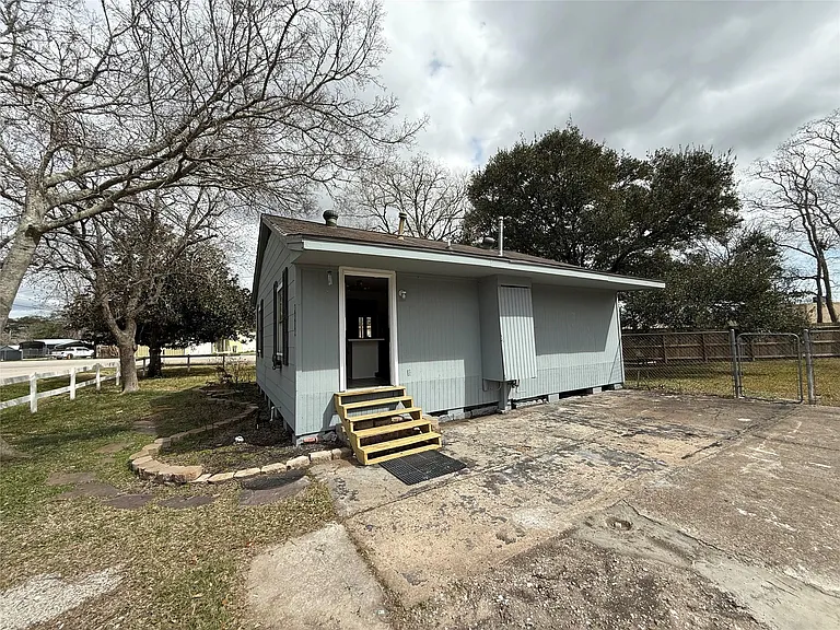 4114 Victoria Ave — Photo 9