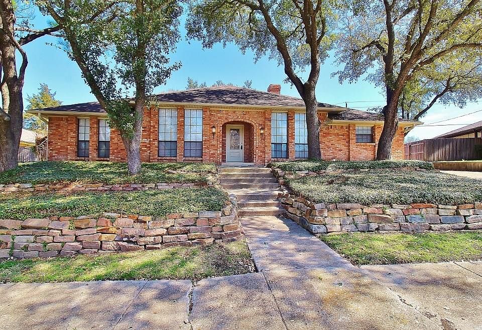 1st image of 407 Woodhollow Dr