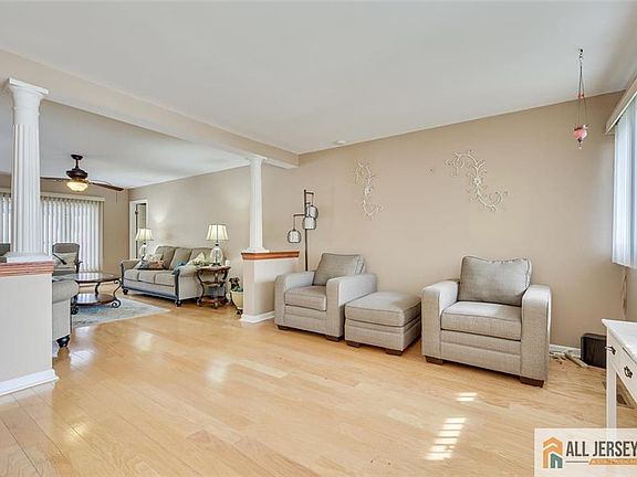 2nd image of 26 Winant Rd