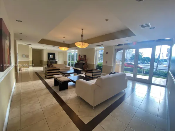 2425 SW 27th Ave APT 1008, Miami, FL 33145