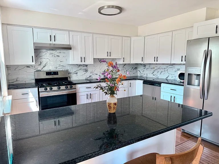 101 Jonathan Dr — Photo 6