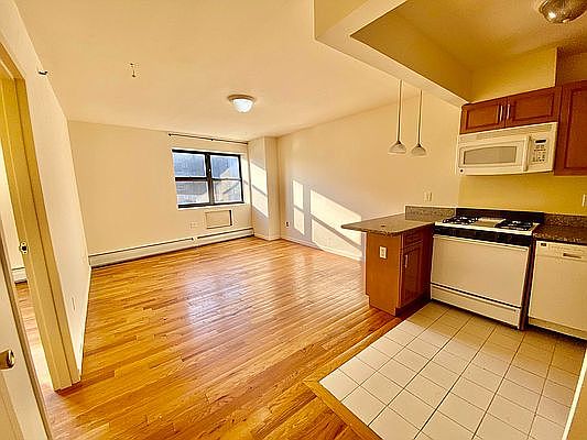 2nd image of 3721 31st St APT 309
