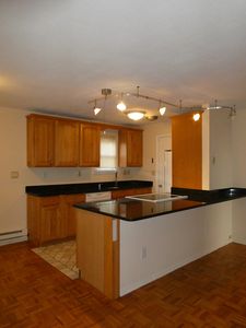 32 West Walk, West Haven, CT, 06516