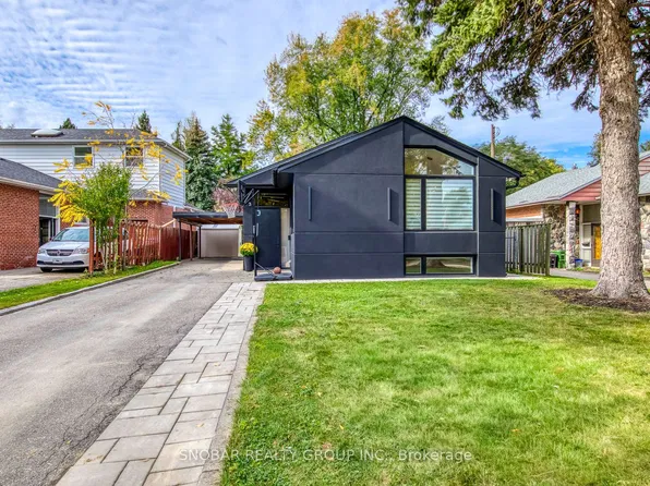 23 Mitre Pl, Toronto, ON M9R 3C5