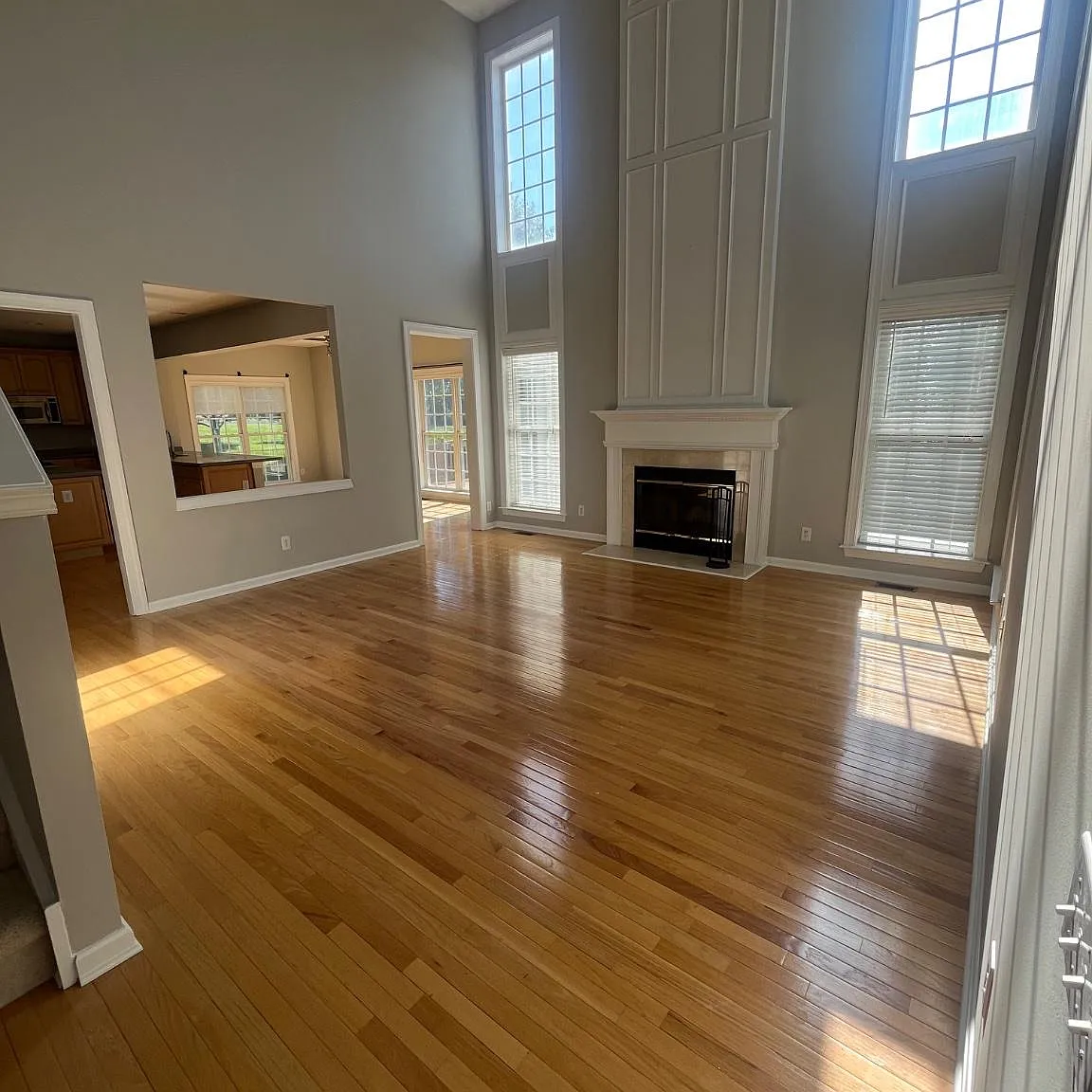 4 bed, 2.5 bath, 3296 sqft, $4,400 — Photo 2