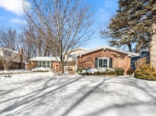 746 E Mill Valley Rd, Palatine, IL 60074