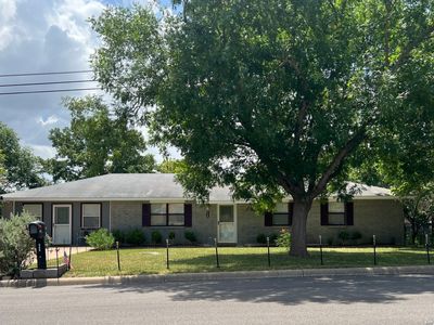 425 mack hollimon, Kerrville, TX, 78028