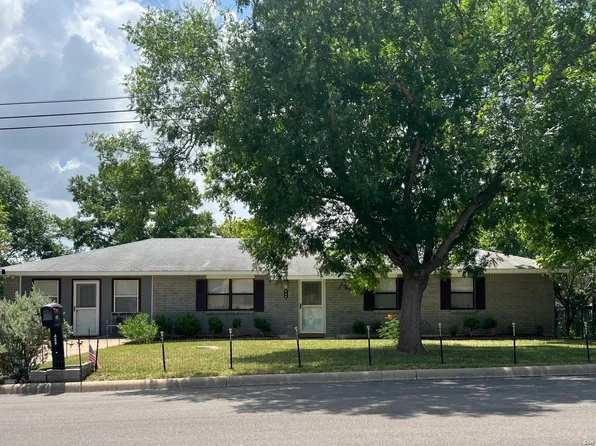 425 mack hollimon, Kerrville, TX 78028