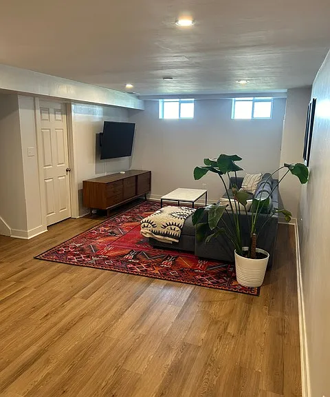 4521 S Clarkson St — Photo 17