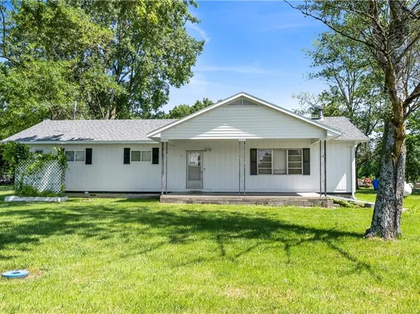 16813 E M Hwy, Nevada, MO 64772