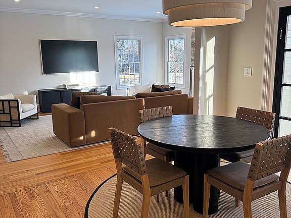 3rd image of 222 Old Turnpike Rd