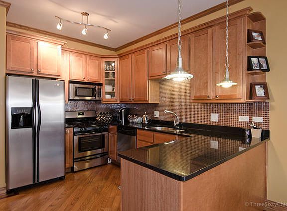 5th image of 2932 N Milwaukee Ave Unit 201
