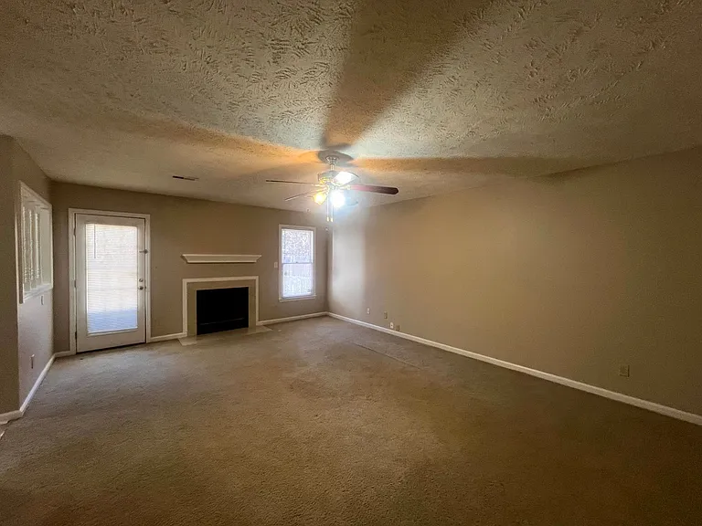 2857 Chillingworth Dr — Photo 2