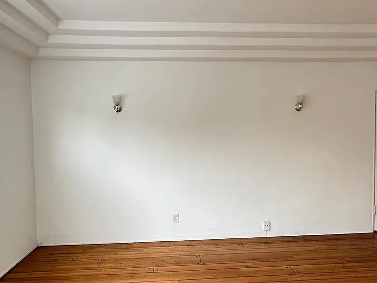 6001 Whitworth Dr #8 — Photo 3
