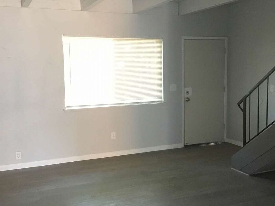 2nd image of 3268 Blue Ridge Cir APT 4
