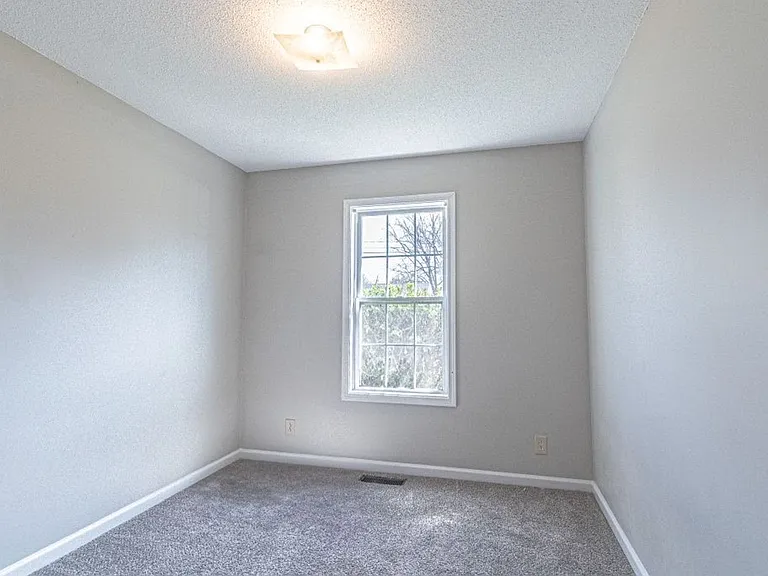 1805 Harbor Dr — Photo 12