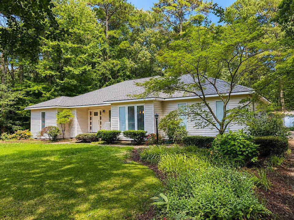 1st image of 26055 Colonial Dr