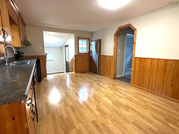 5th image of 61 Hillside Rd