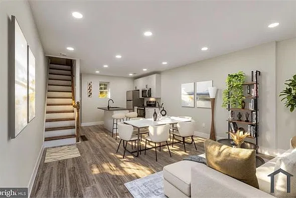 2 bed, 972 sqft, $2,010 — Photo 2