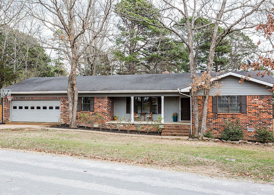 1st image of 335 College Heights Dr