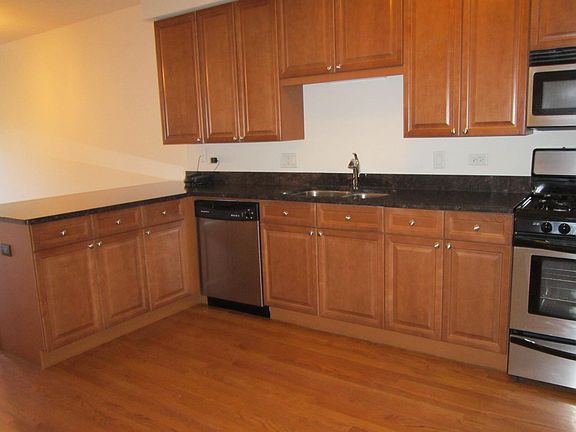 5th image of 6493 N Northwest Hwy APT 203