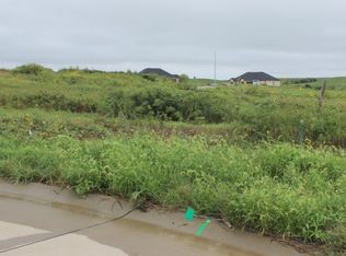 3910 Travers Cir, Manhattan, KS 66503