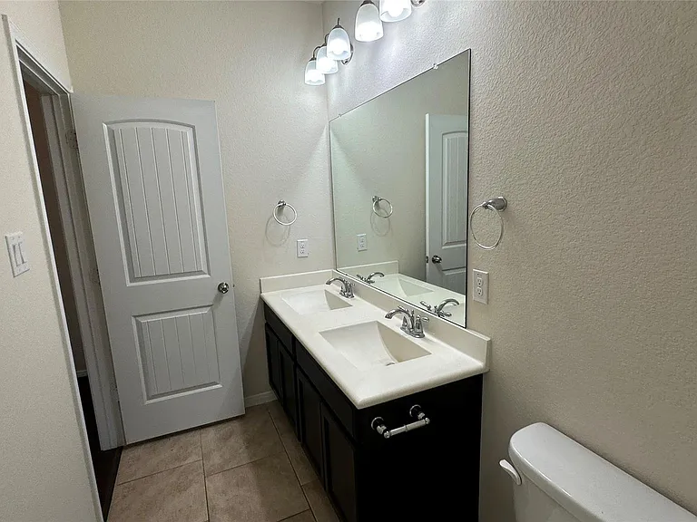 14046 Sand Ridge Xing — Photo 19