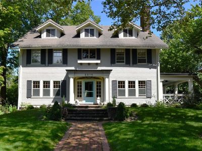 2215 Harcourt Dr, Cleveland Heights, OH, 44106