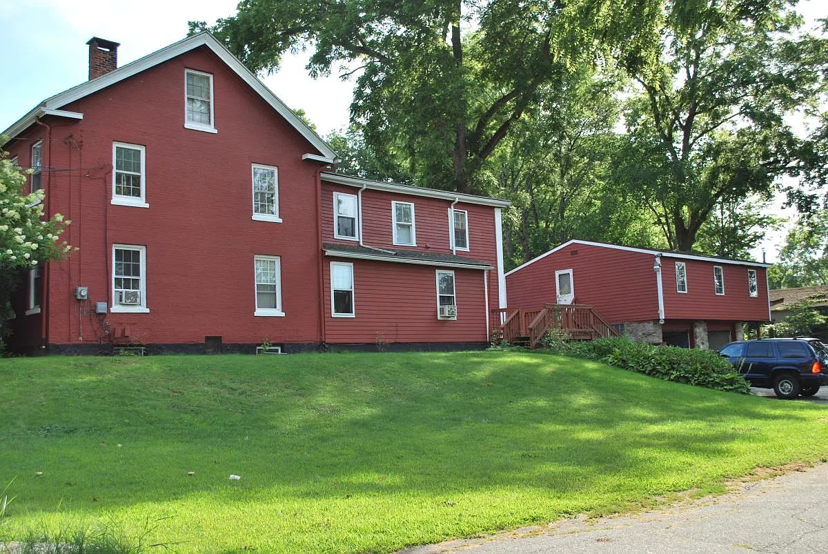 1 bed, 1002 sqft, $1,795 — Photo 3