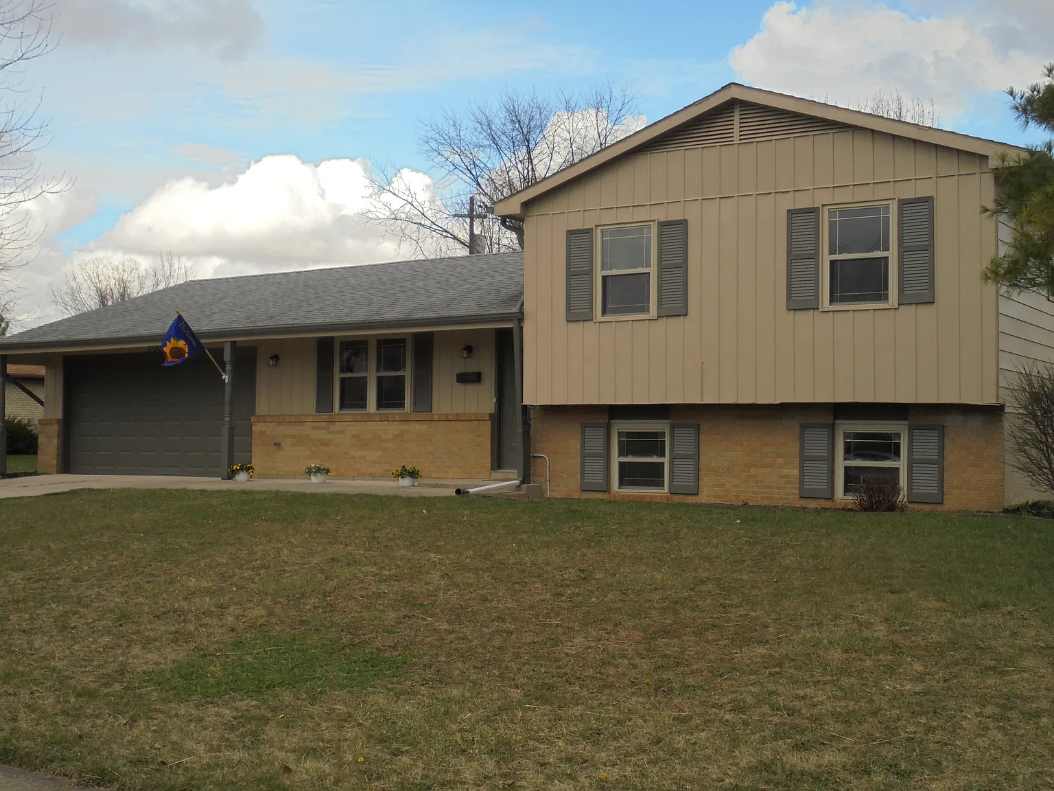 7100 Stillmore Dr photo 1
