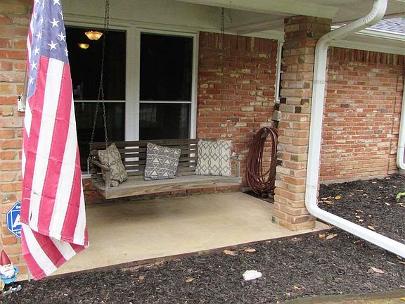3rd image of 307 Gatewood Dr
