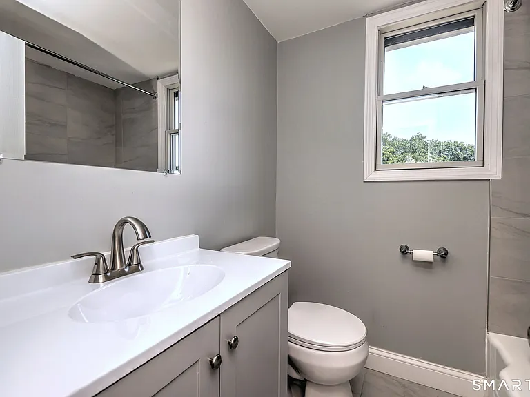 90 N Turnpike Rd #3 — Photo 18