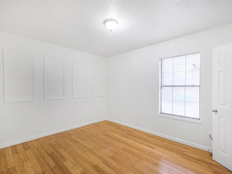 402 Bomar St — Photo 8