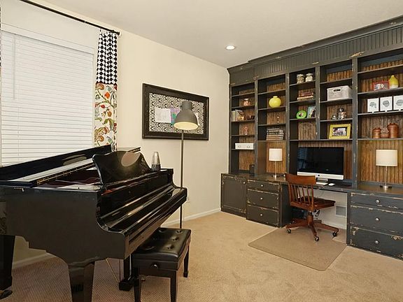 2nd image of 6536 S Oak Hill Cir